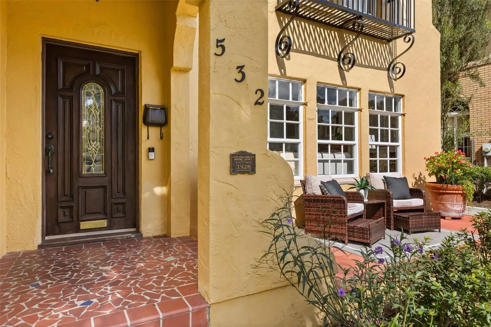 532 Broadway Avenue, FL