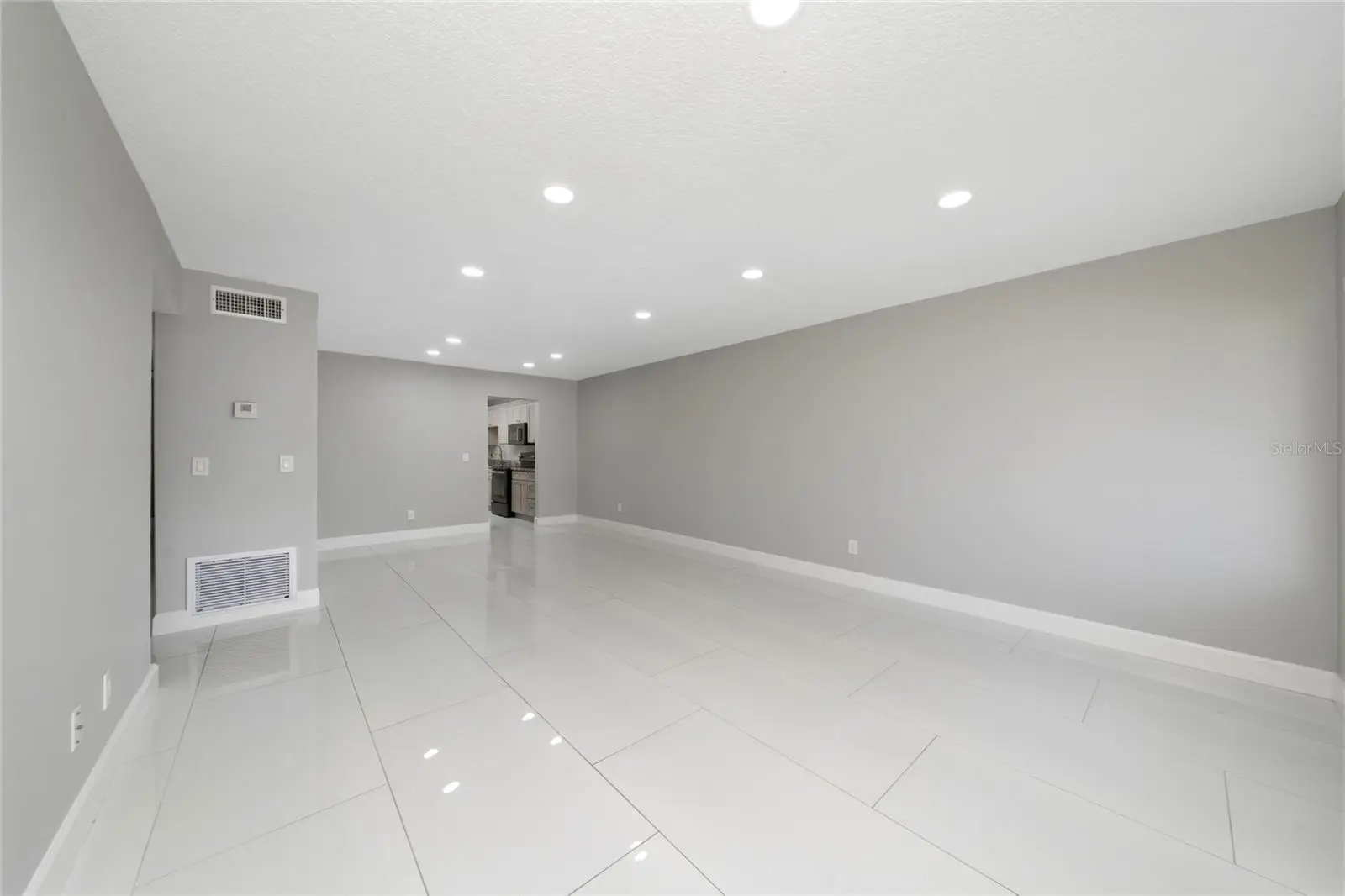 725 Northlake Boulevard, FL