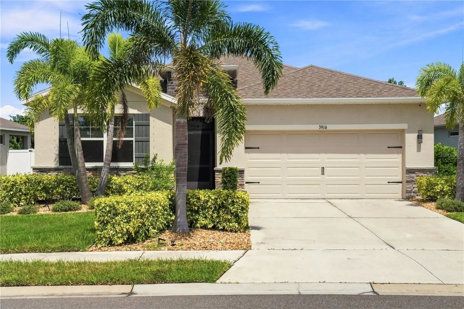 3916 Mossy Limb Court, FL