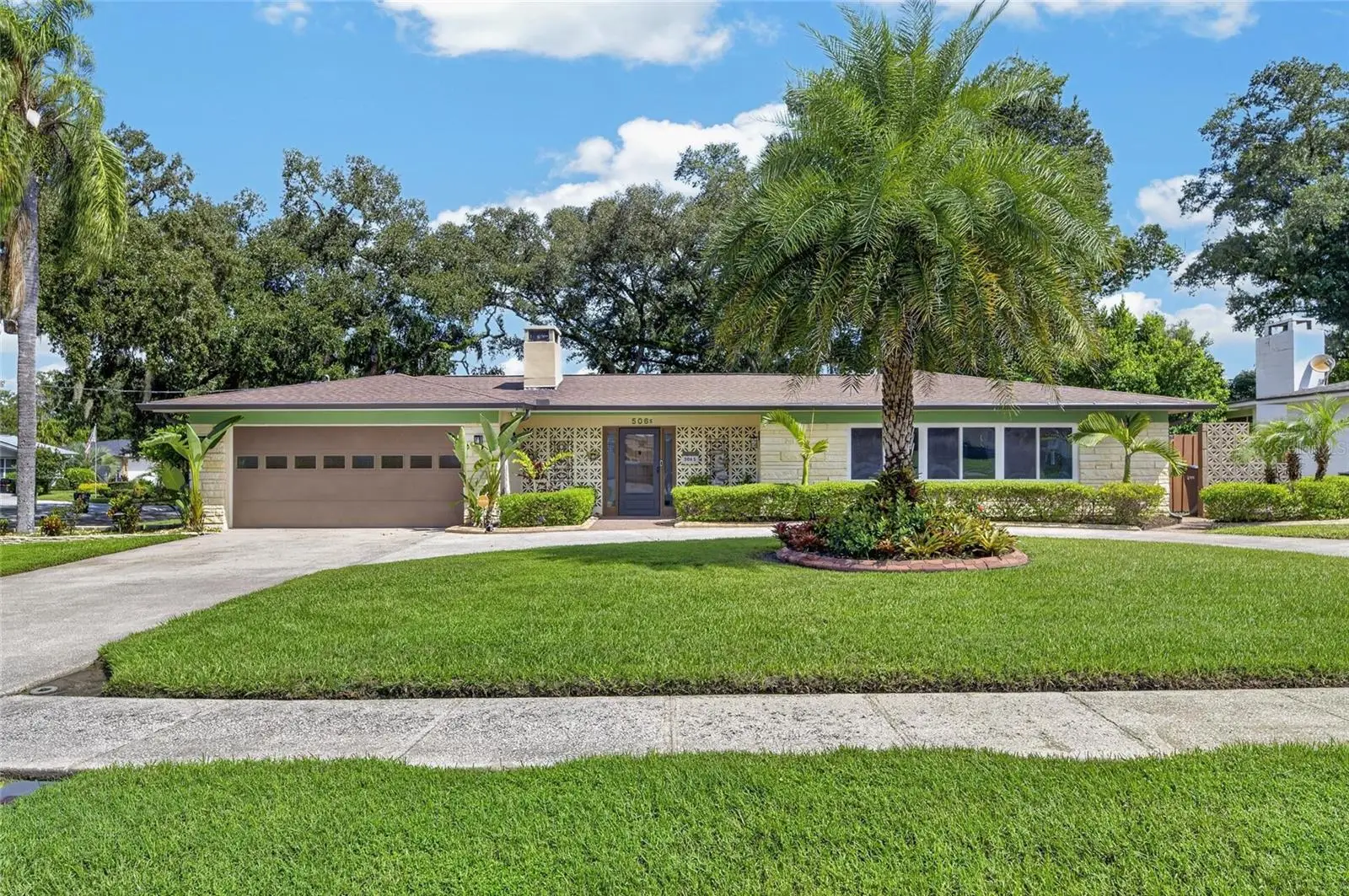 506 Larry Circle, FL