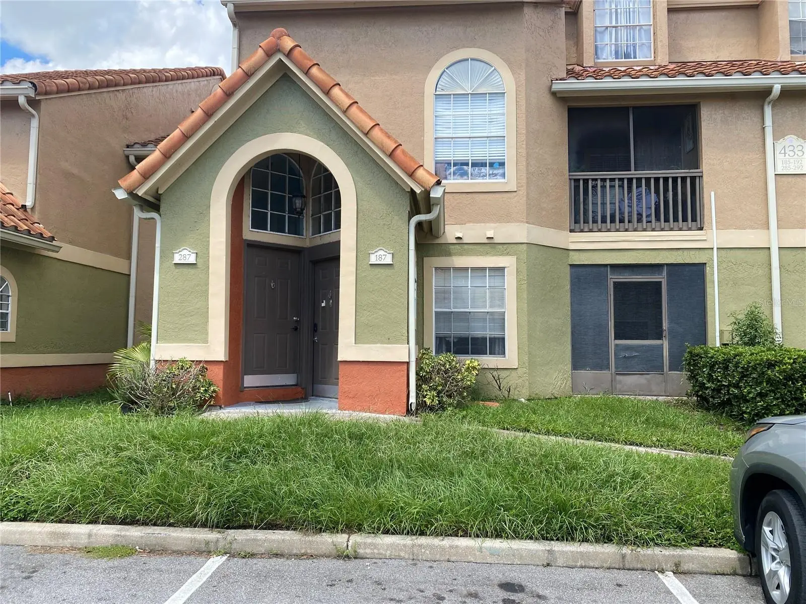 433 Fountainhead Circle, FL