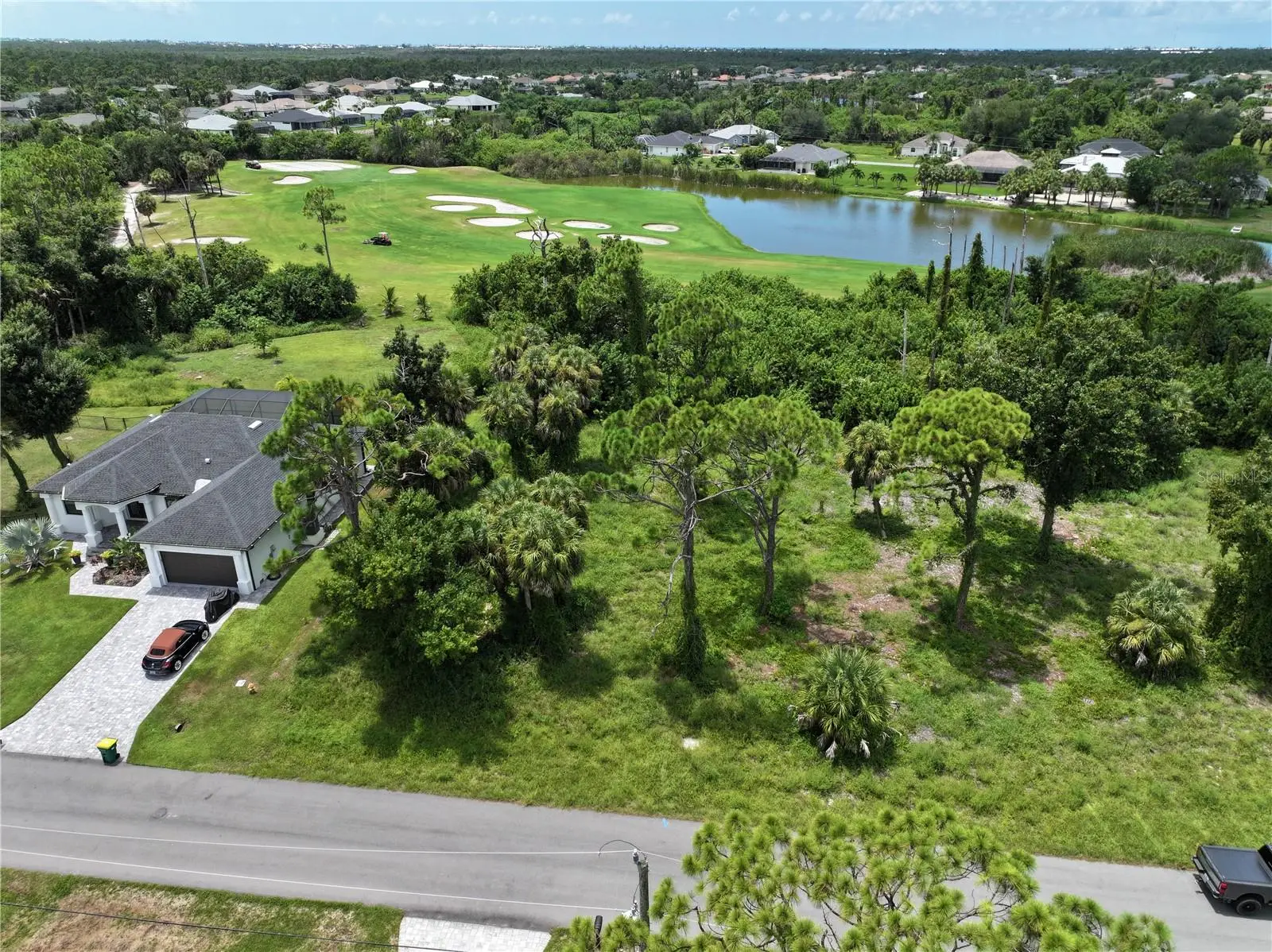 18 Pine Valley Court, FL