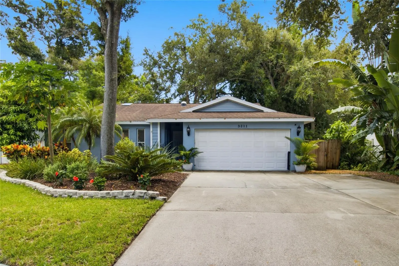 3211 Coventry, FL