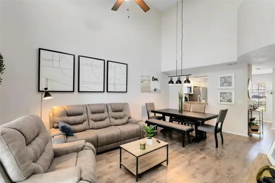 14642 Laguna Beach Circle, FL