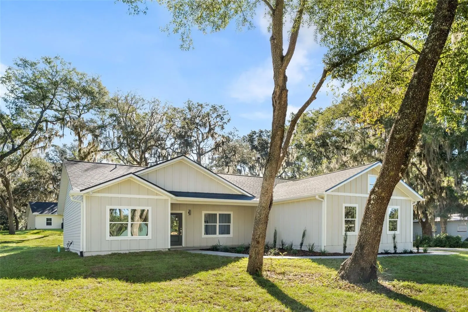 377 4th Avenue, FL