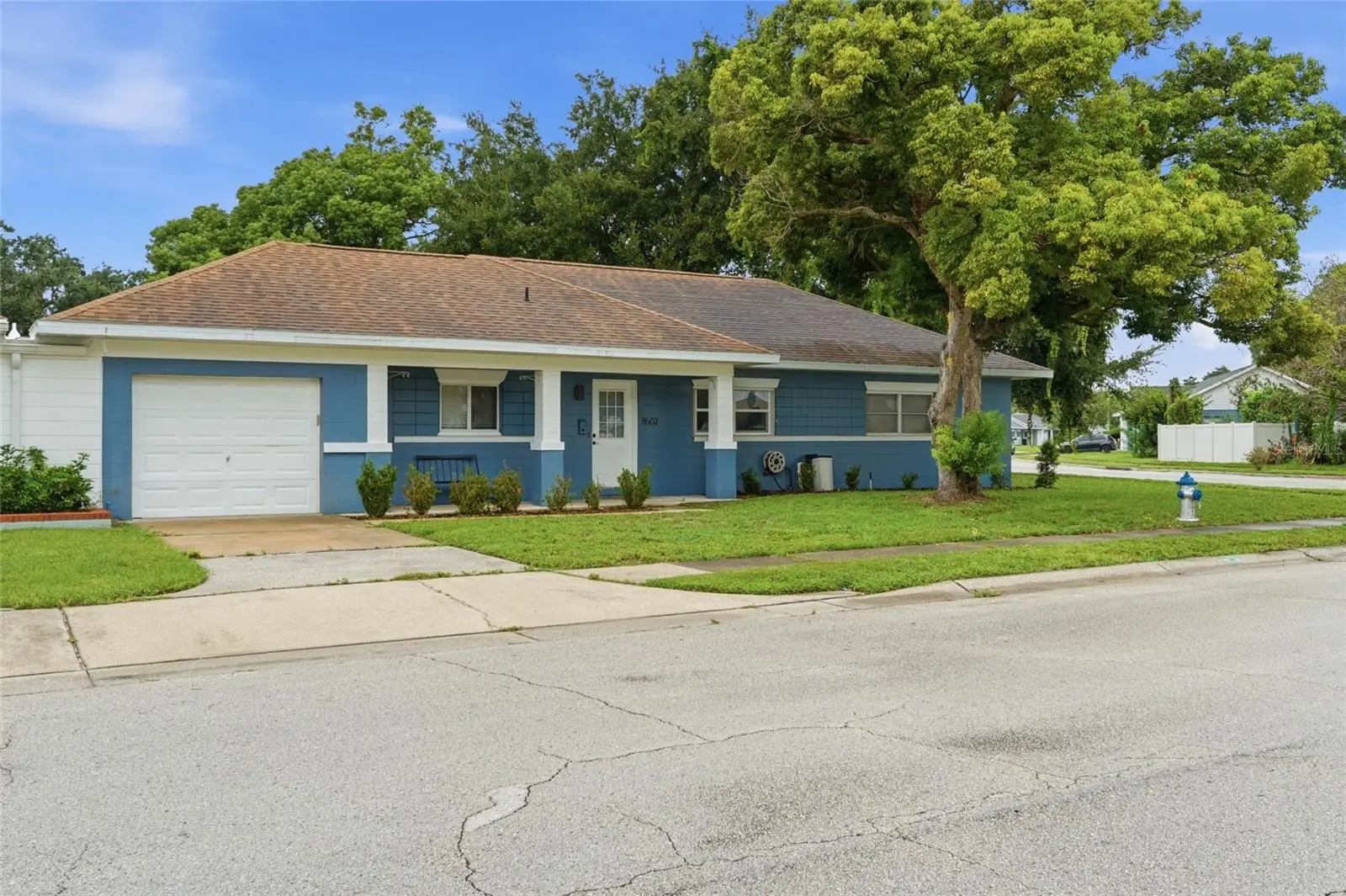 8502 Oak Bluff Drive, FL