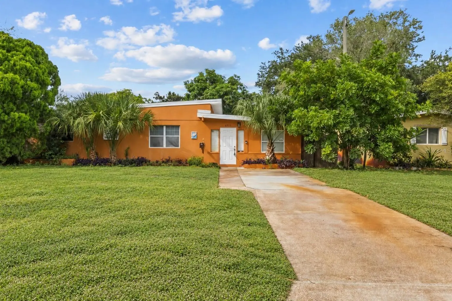 6711 Dartmouth Avenue, FL