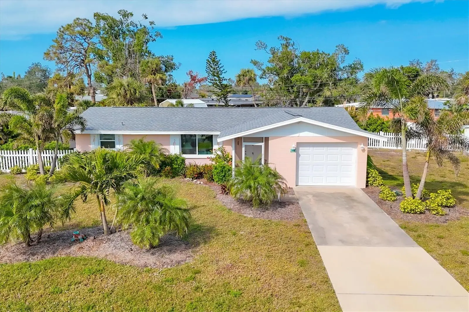 114 Lee Circle, FL