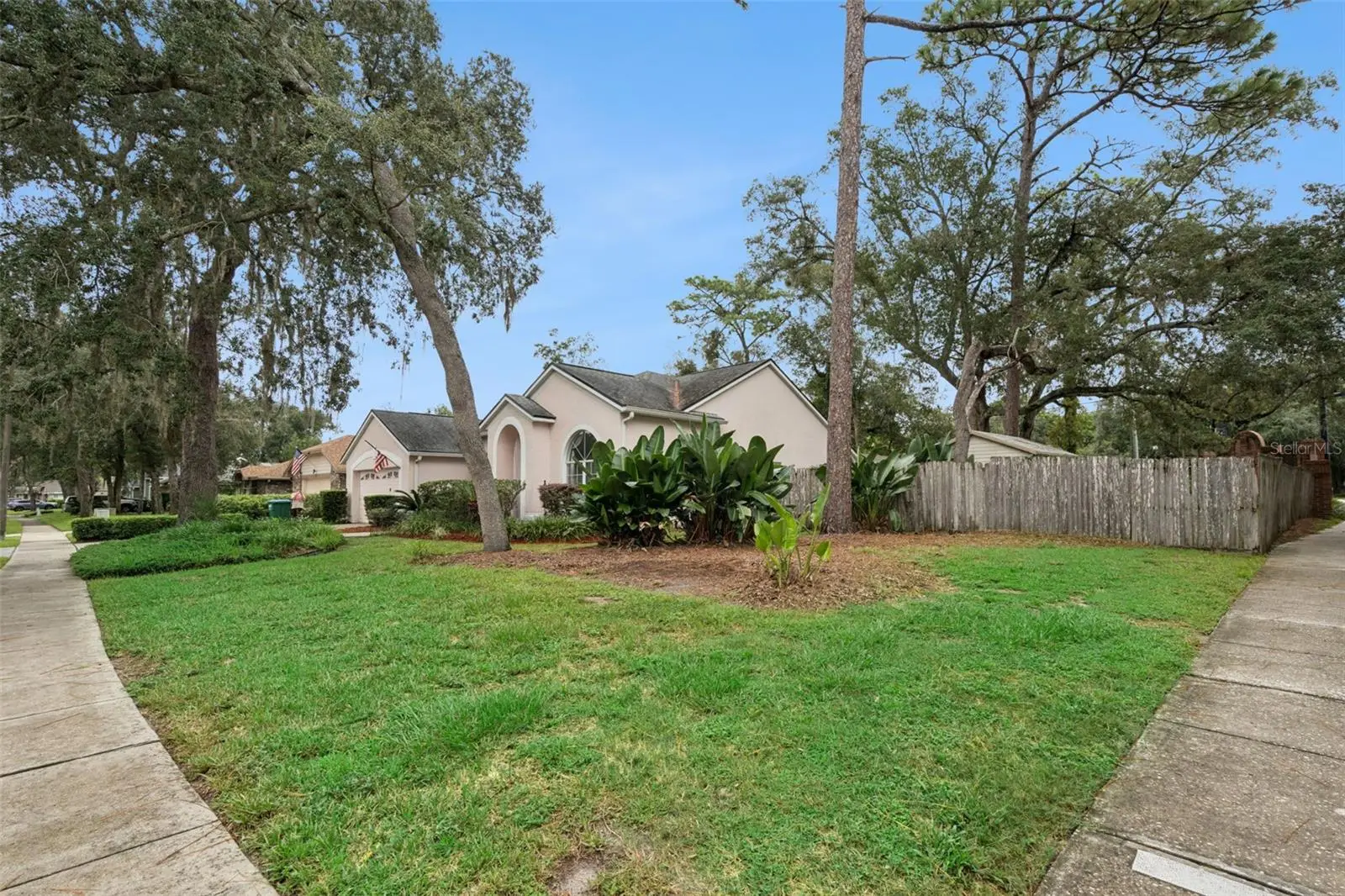 699 Endeavour Drive, FL