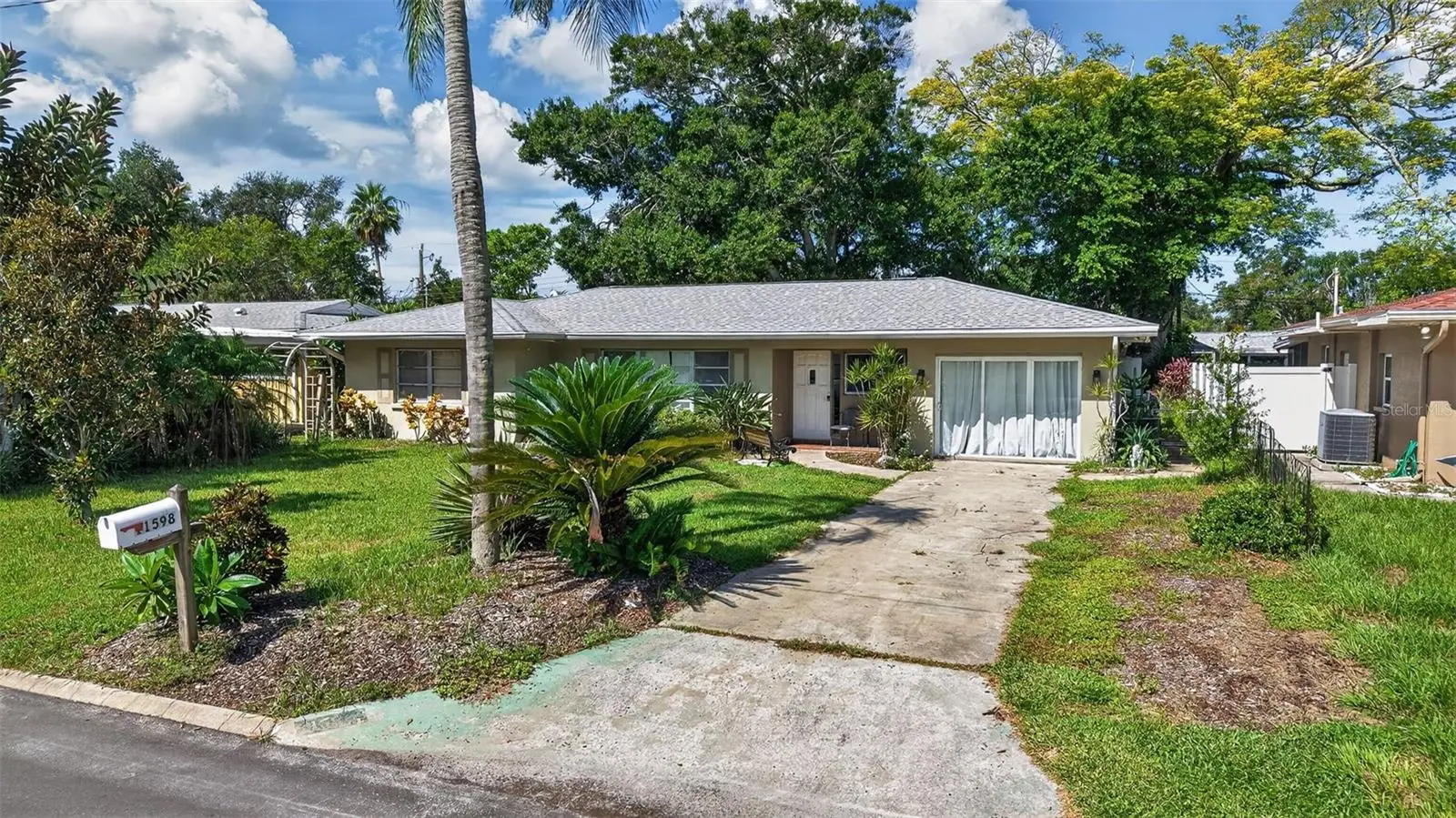 11598 Oval Drive, FL