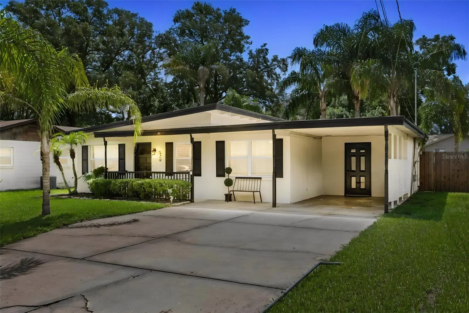 520 Oakhurst Street, FL