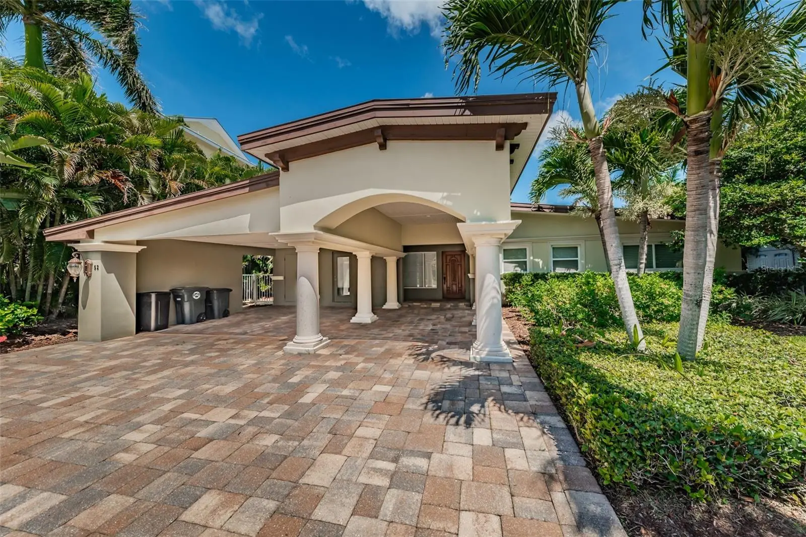 52 Pine Circle, FL