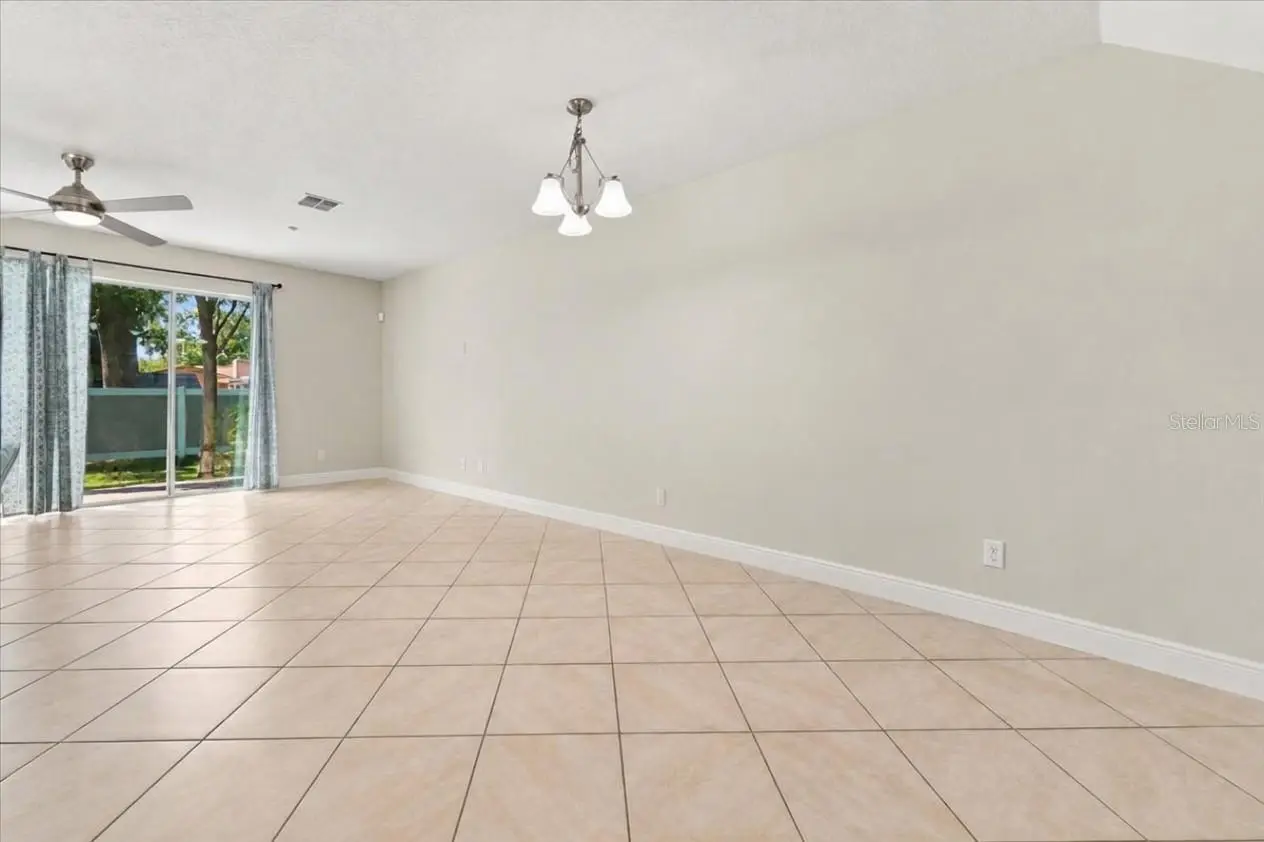 7560 Aloma Pines Court, FL