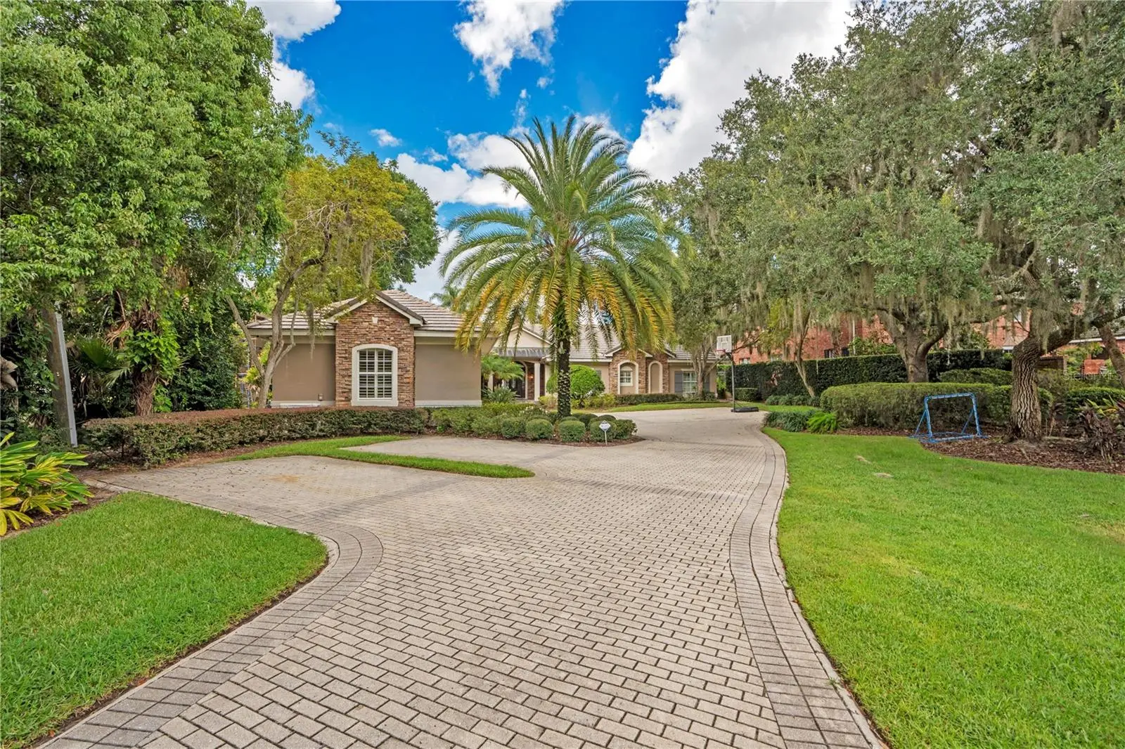 515 2nd Avenue, FL