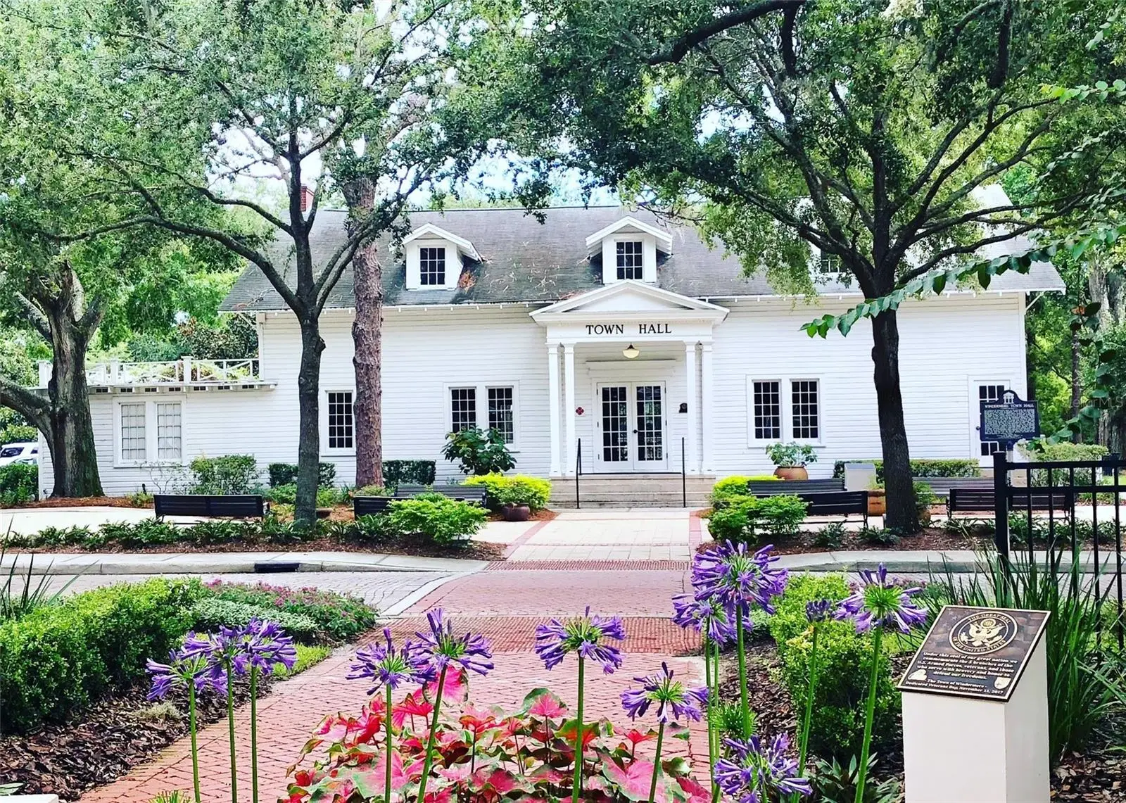 618 Ridgewood Drive, FL
