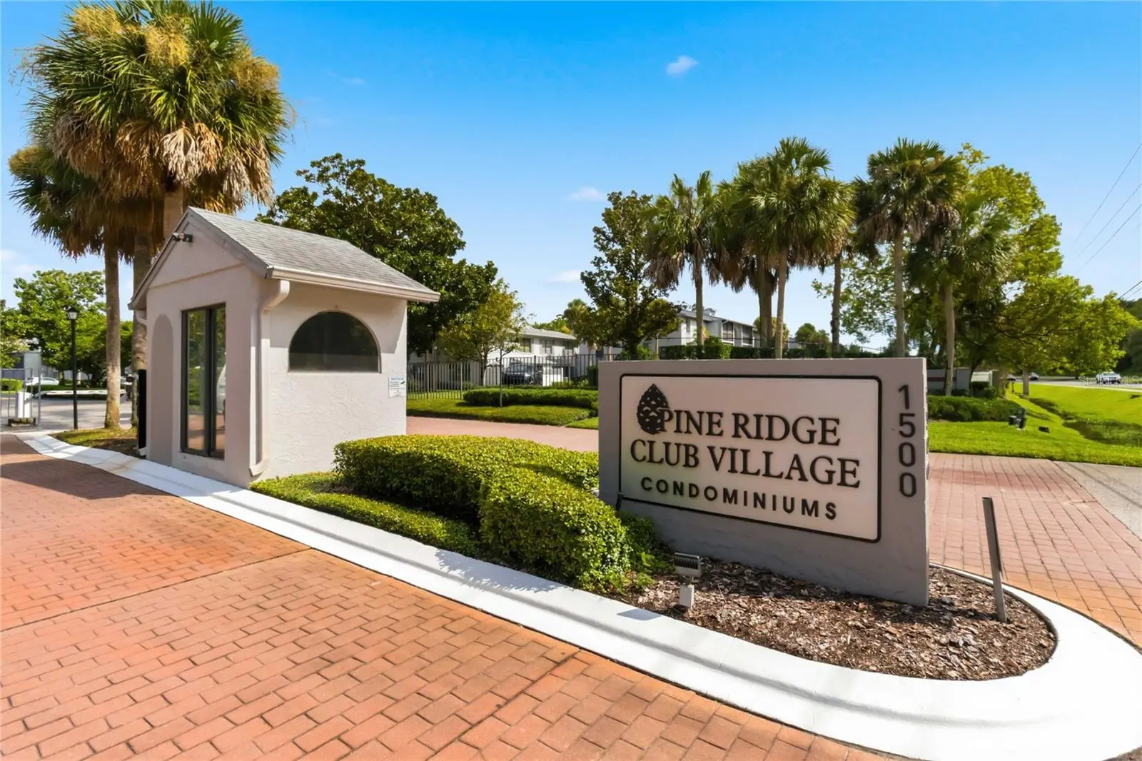 1131 Pine Ridge Circle, FL