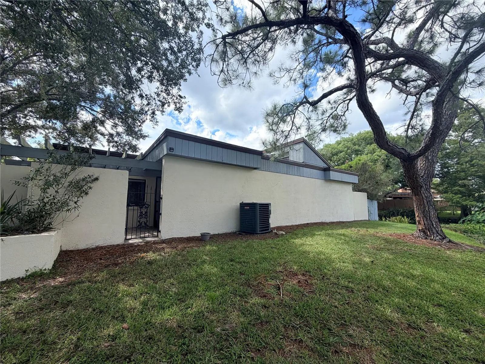 2275 Island Run, FL