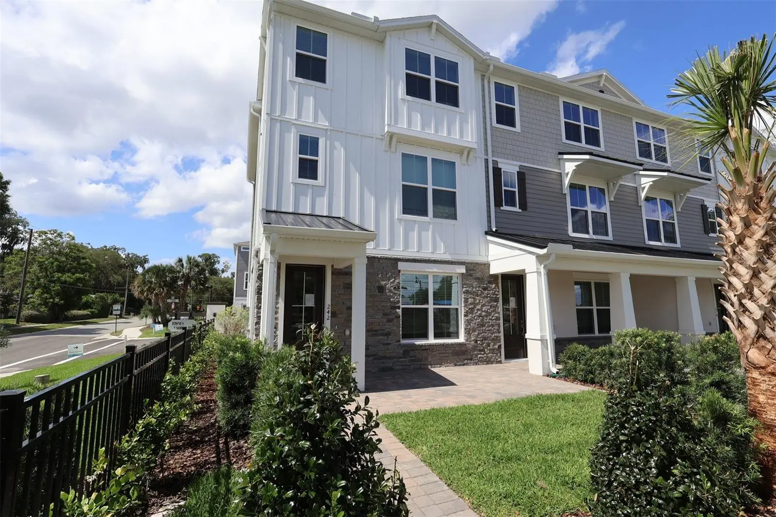 242 Pasquala Way, FL