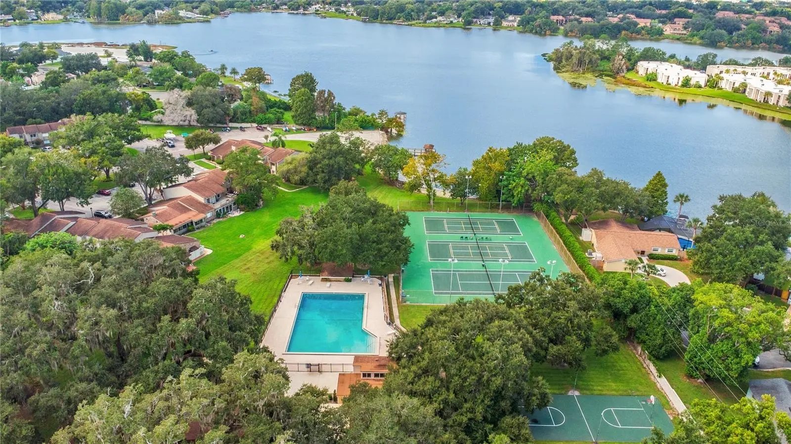 668 Post Oak Circle, FL