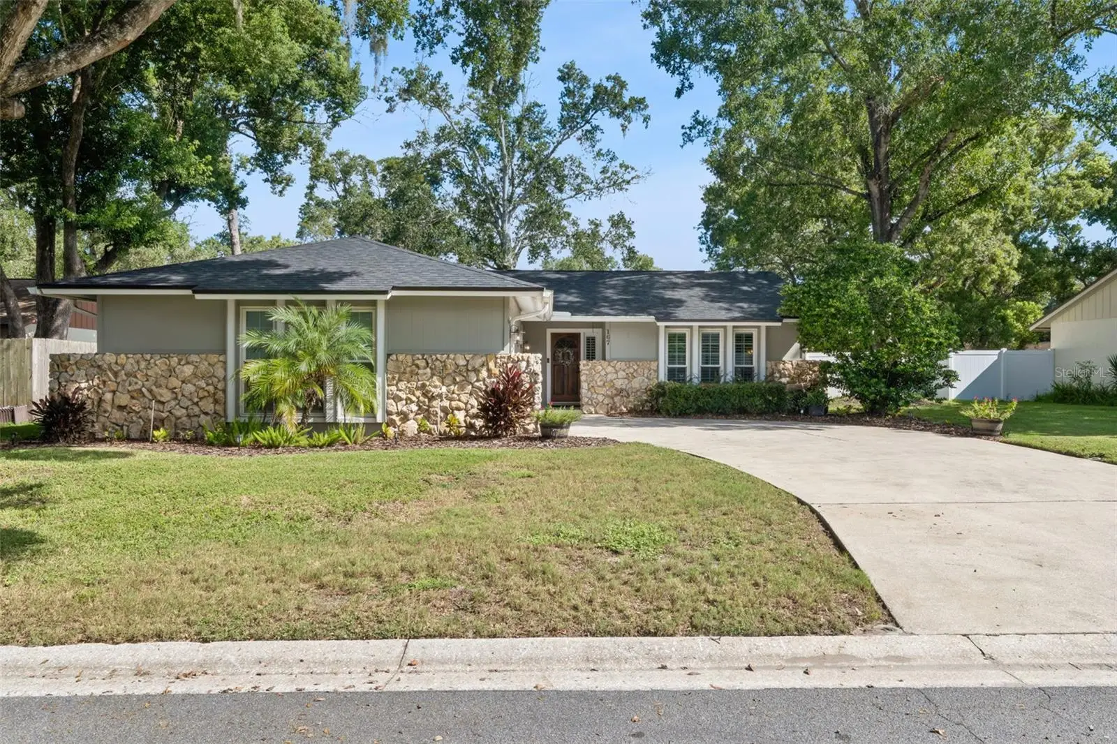 167 Holderness Drive, FL