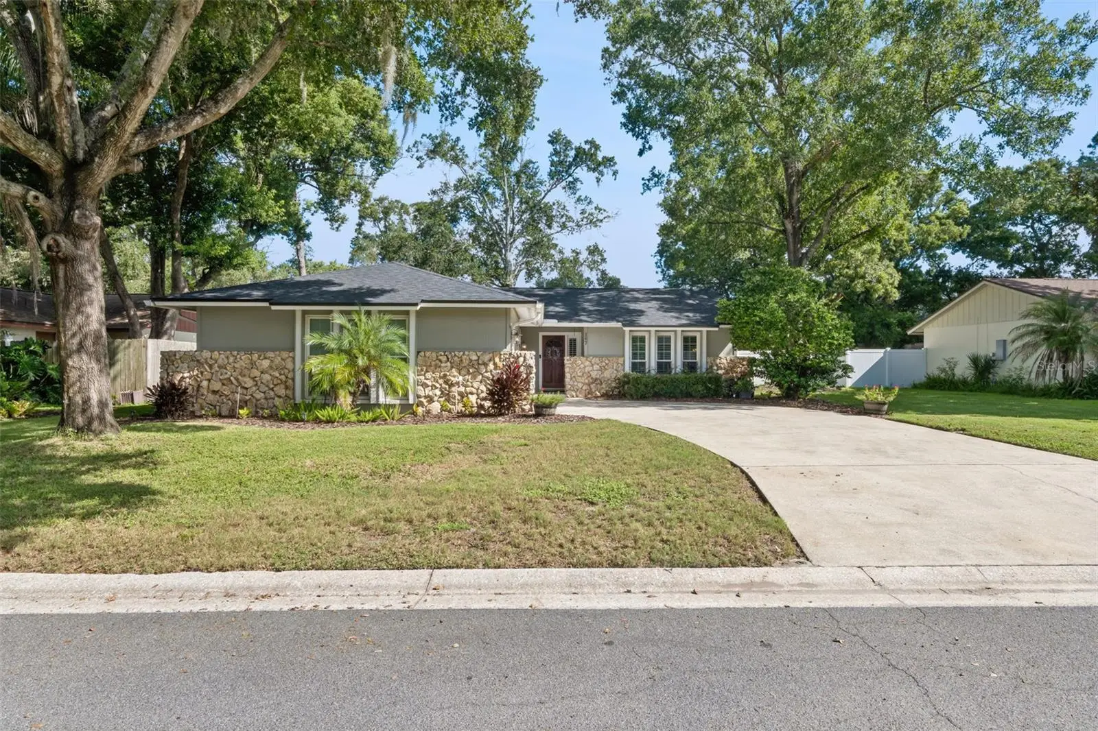 167 Holderness Drive, FL