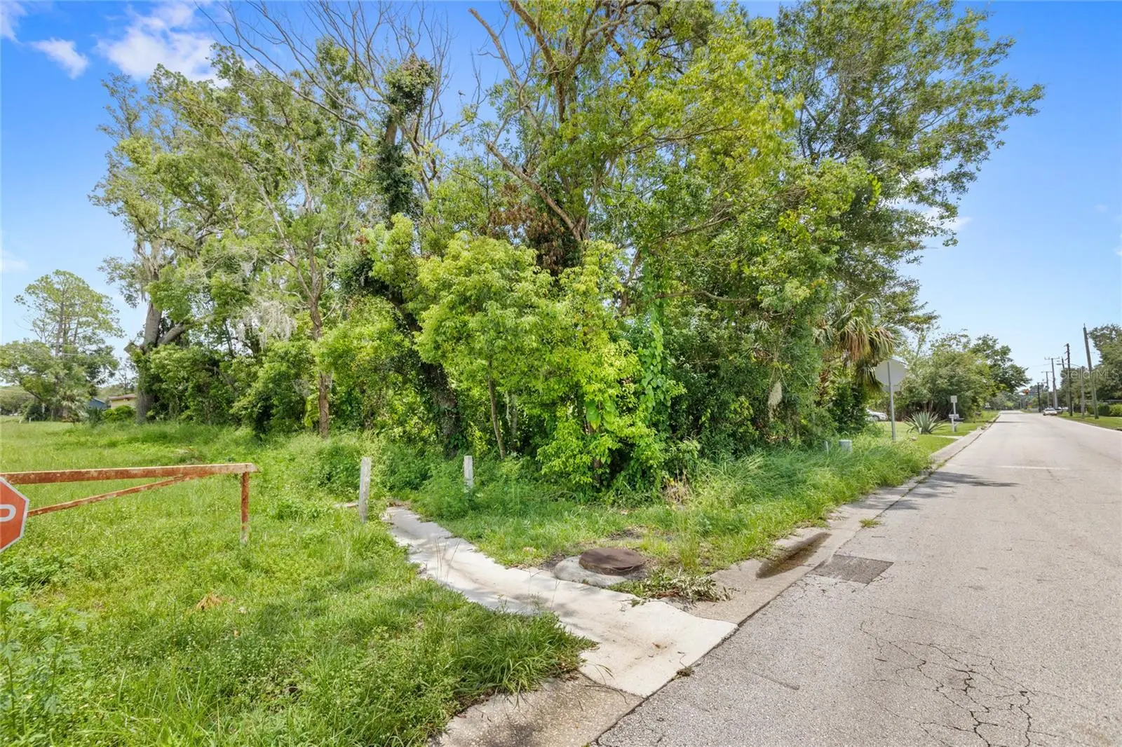 101 Hartwell Avenue, FL