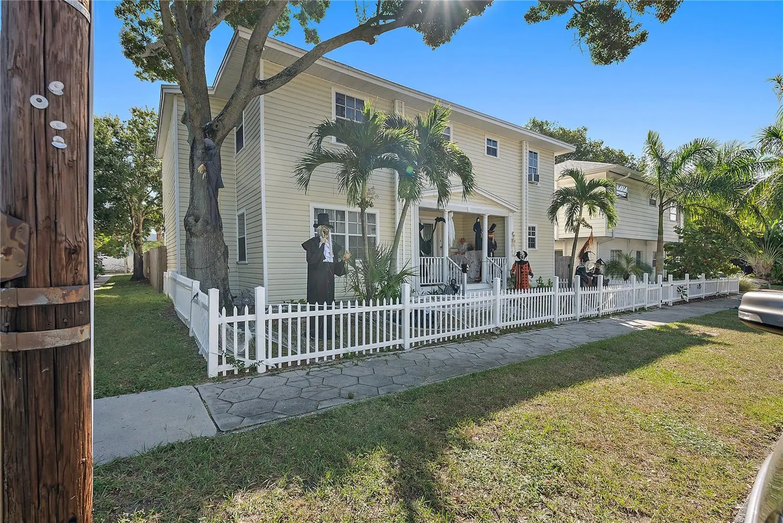 717 Dartmoor Street, FL