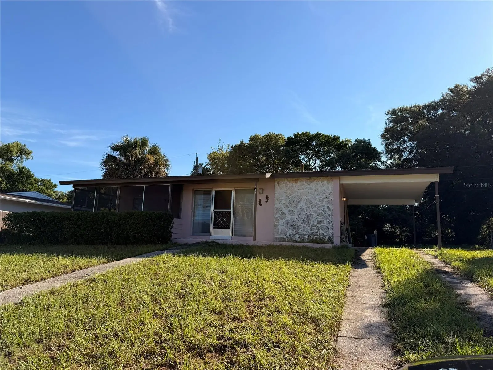 1077 Whitewood Drive, FL