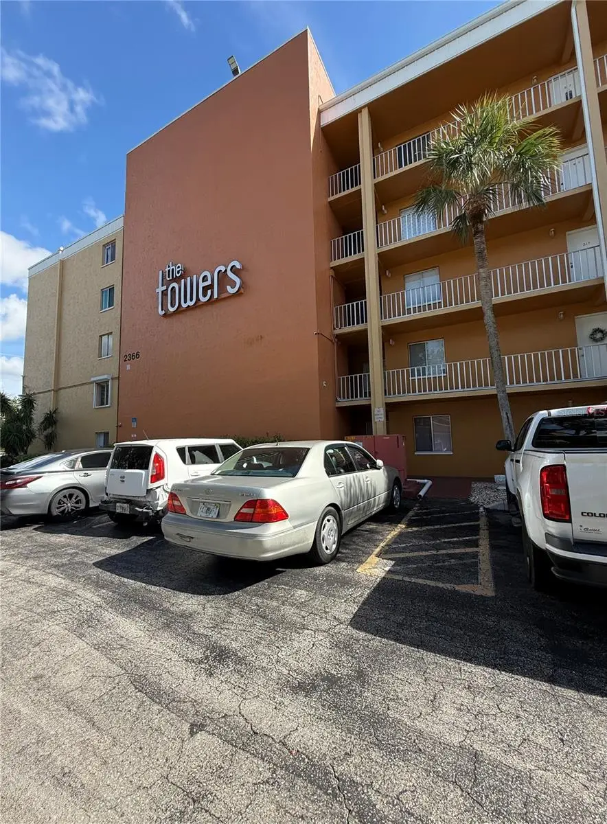 2366 Mall Drive, FL