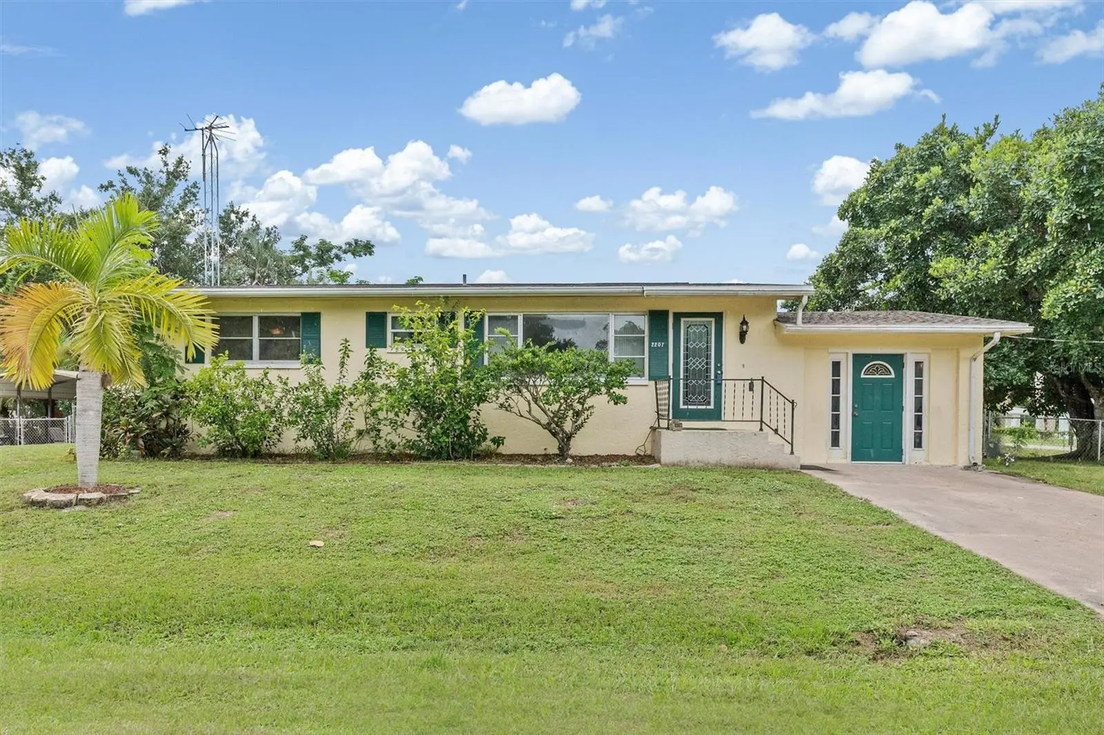 2205 Dixie Avenue, FL