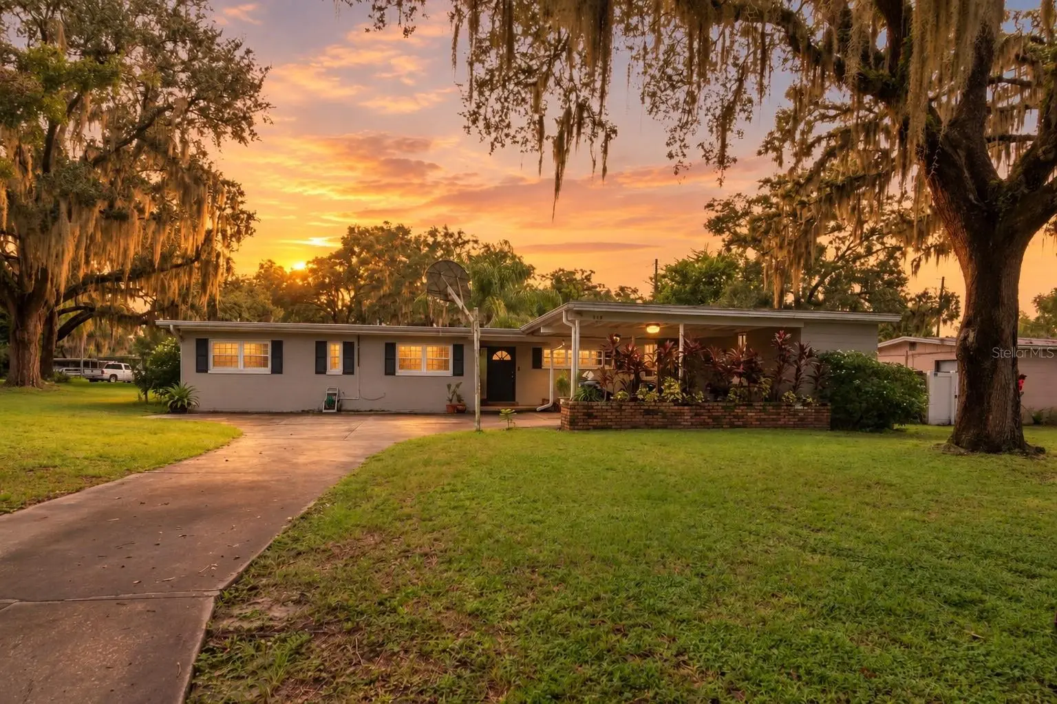 416 Broxburn Avenue, FL