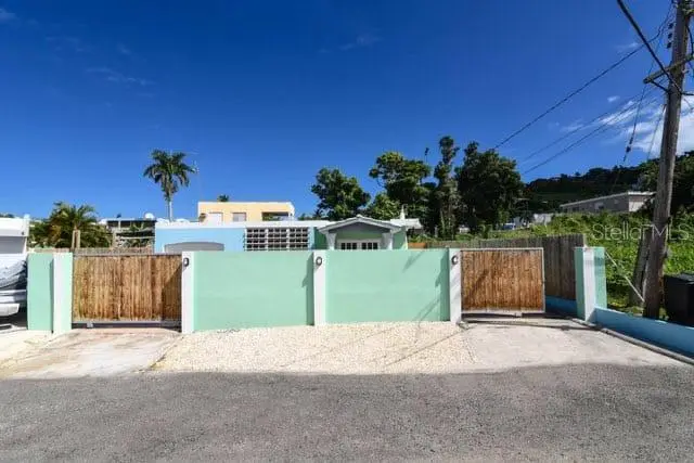 Urb La Roca St. F 109, PR