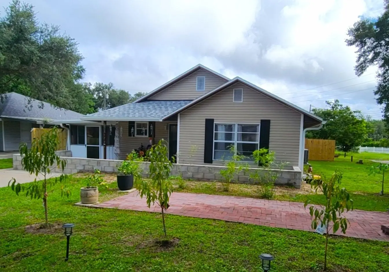 677 Warner Street, FL