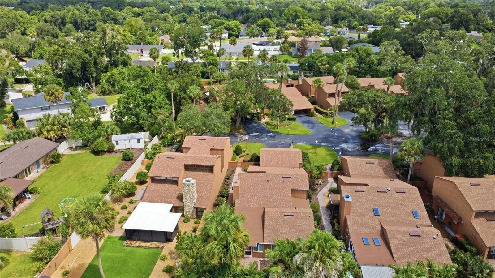 124 Oaks Court, FL