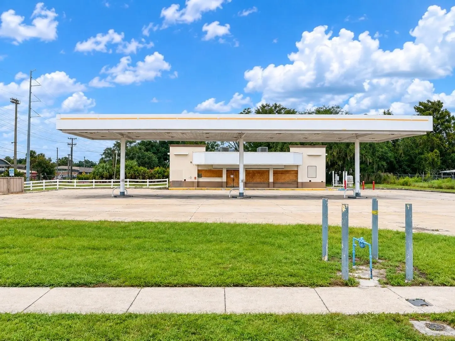 2425 Memorial Boulevard, FL