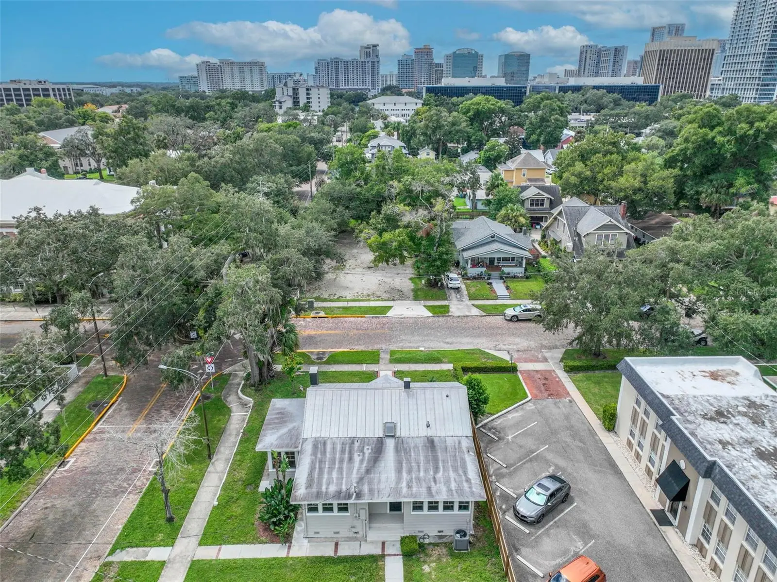 323 Amelia Street, FL