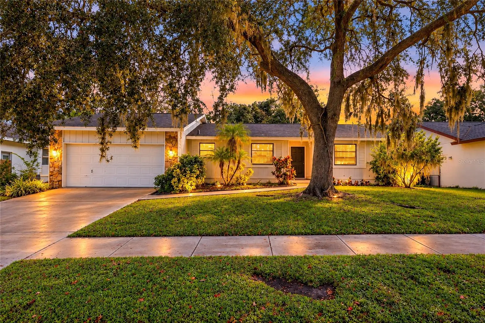 2475 Wood Oak Drive, FL