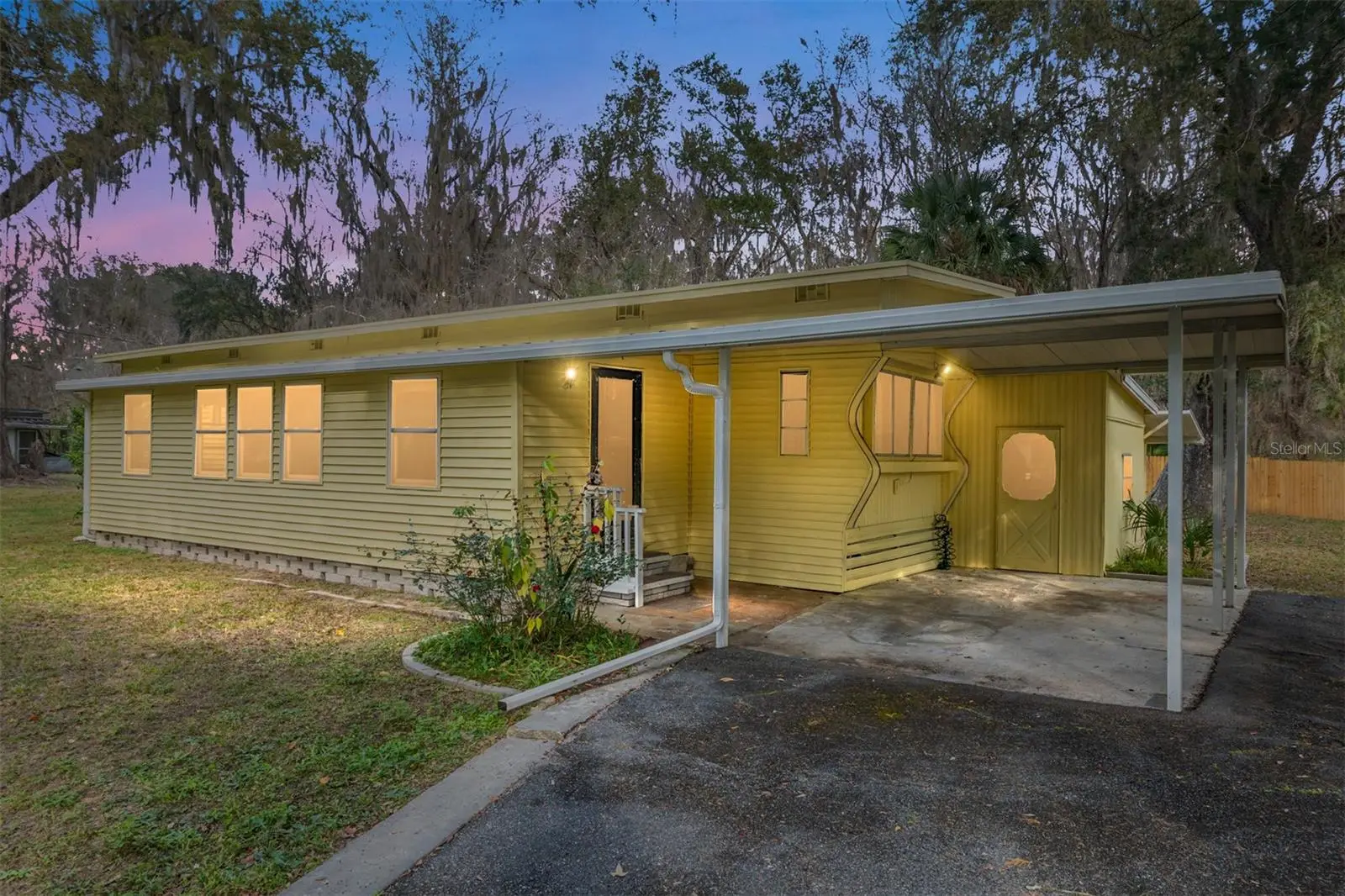 3809 Cr 405n, FL