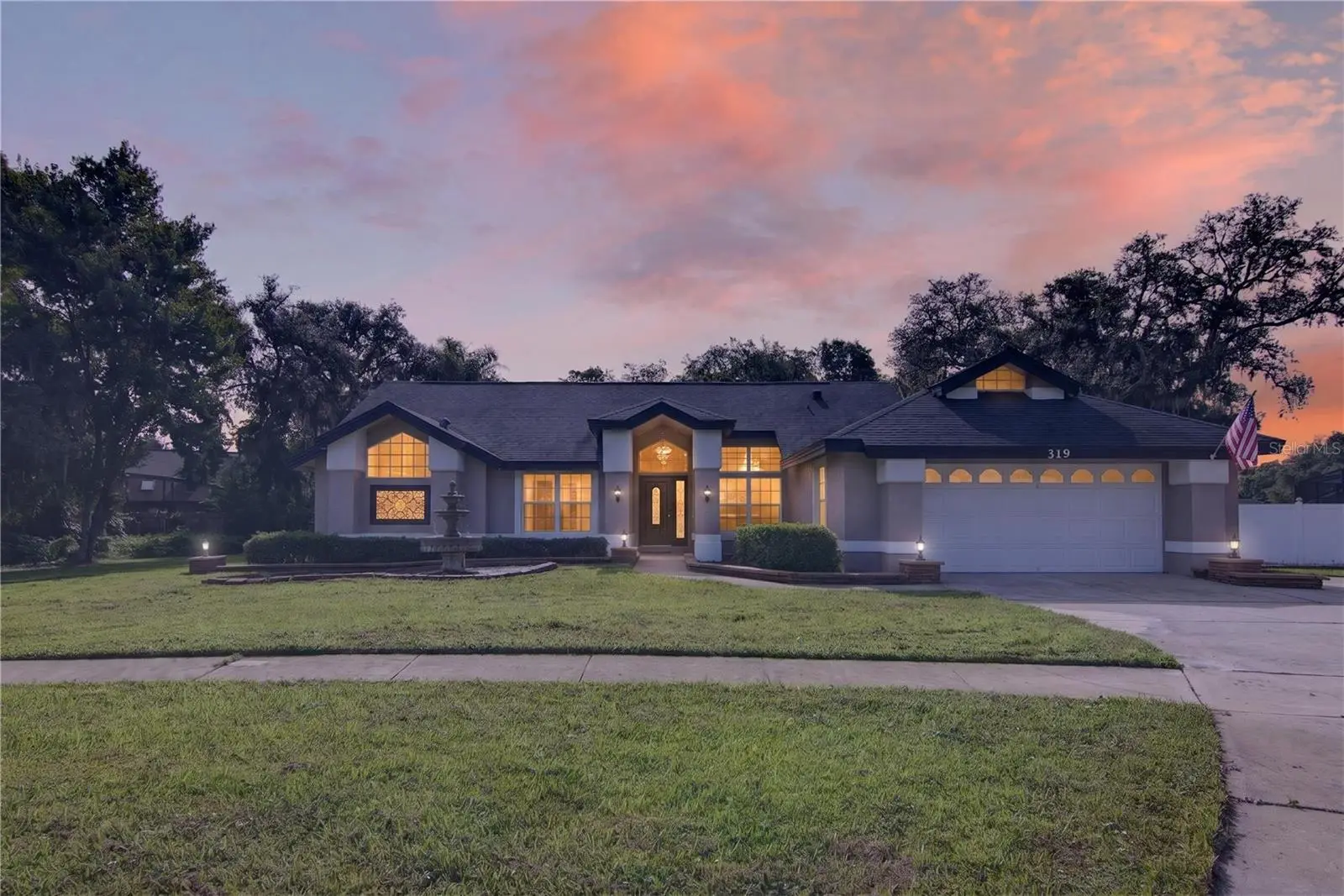 319 Oakwood Court, FL