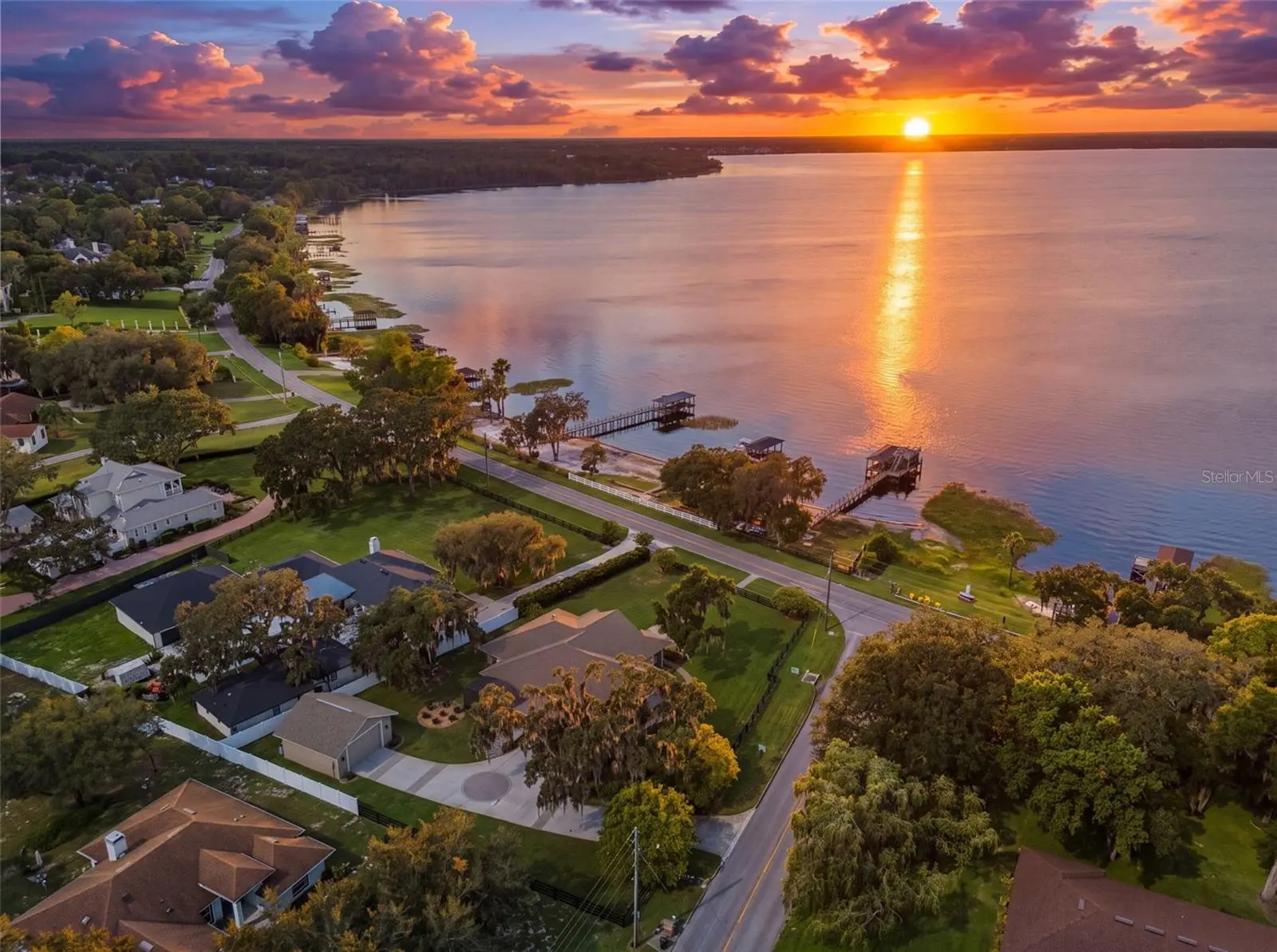 12442 Lakeshore Drive, FL