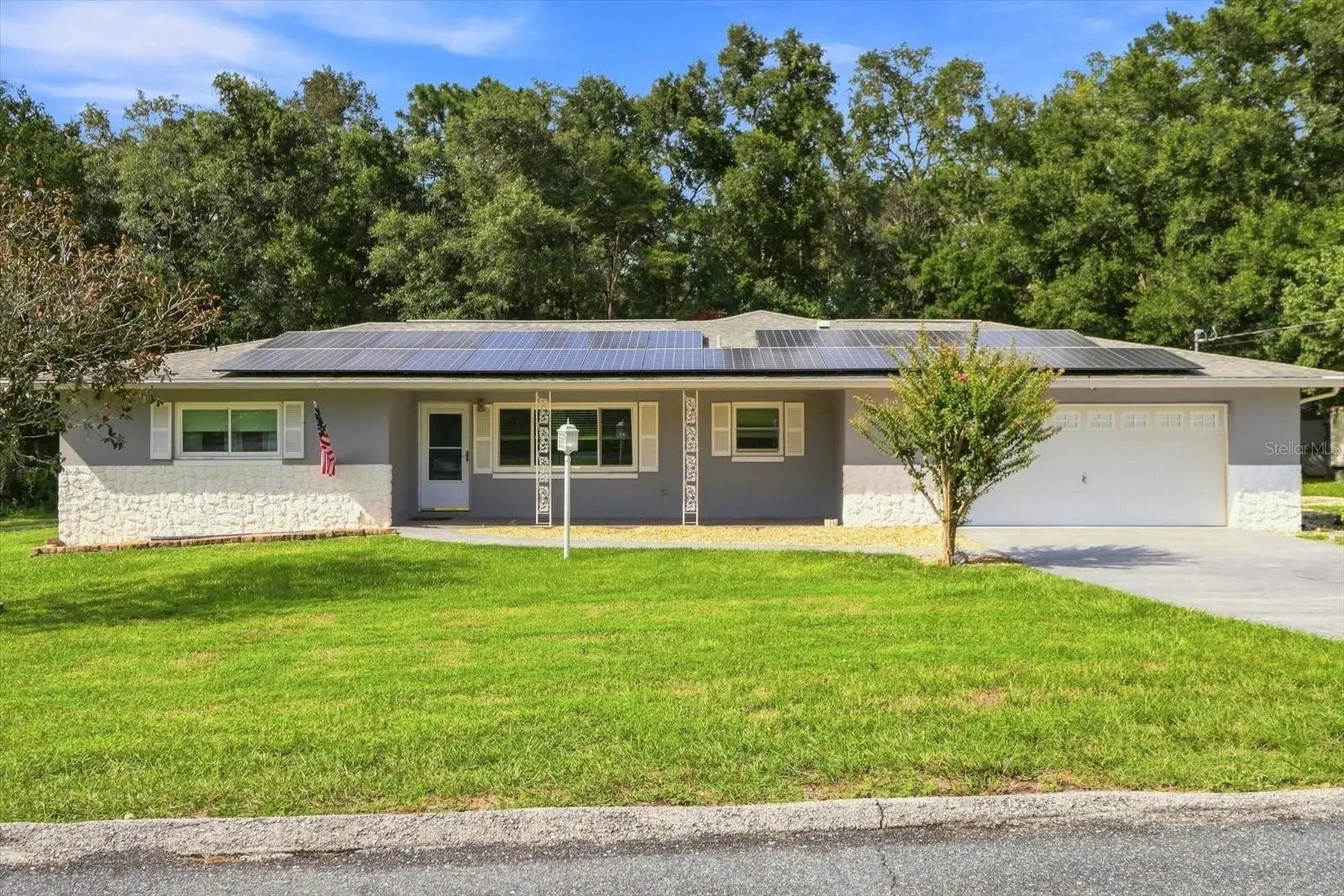 5677 Pine Circle, FL