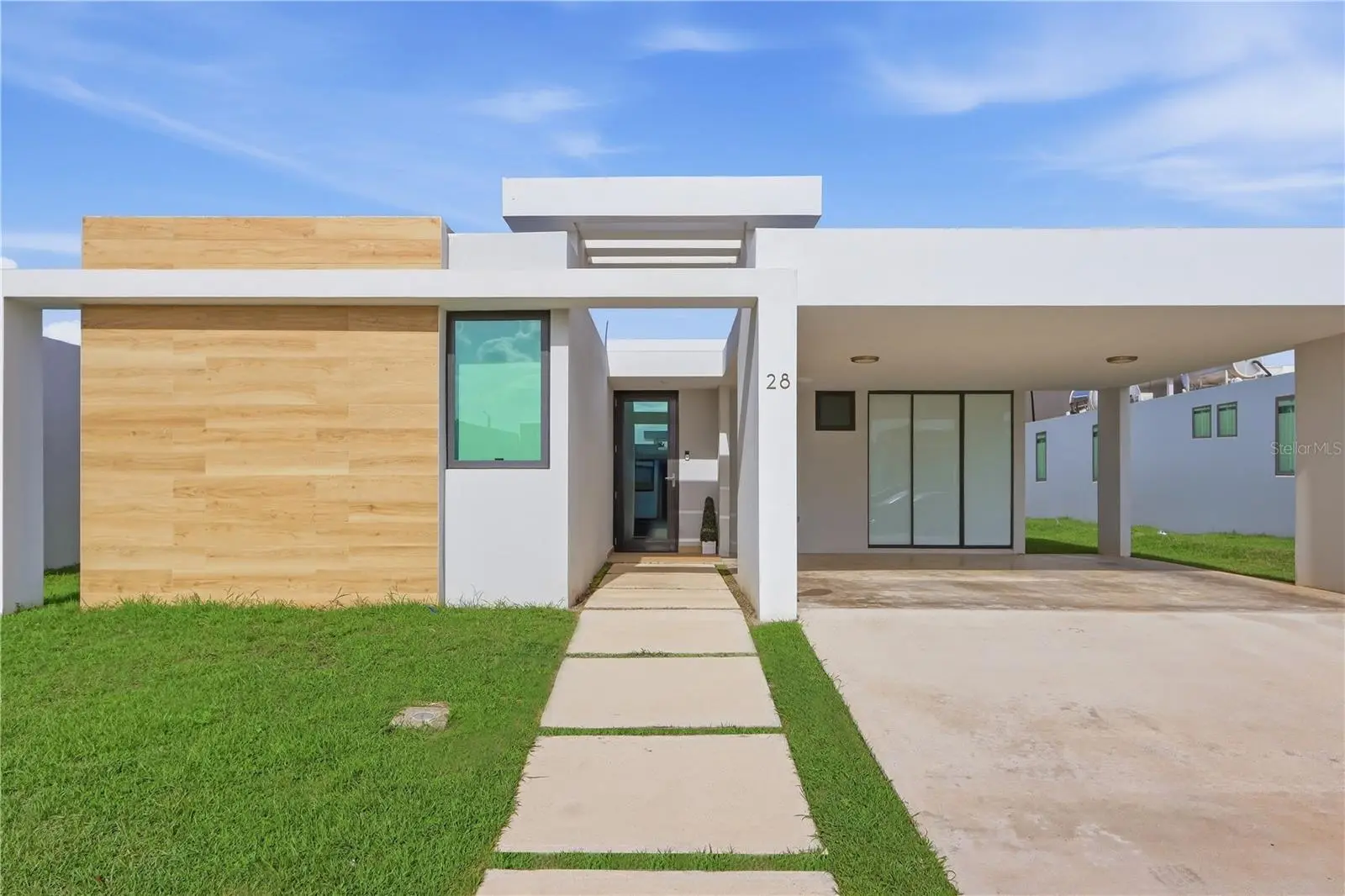 28 Calle Volga, PR