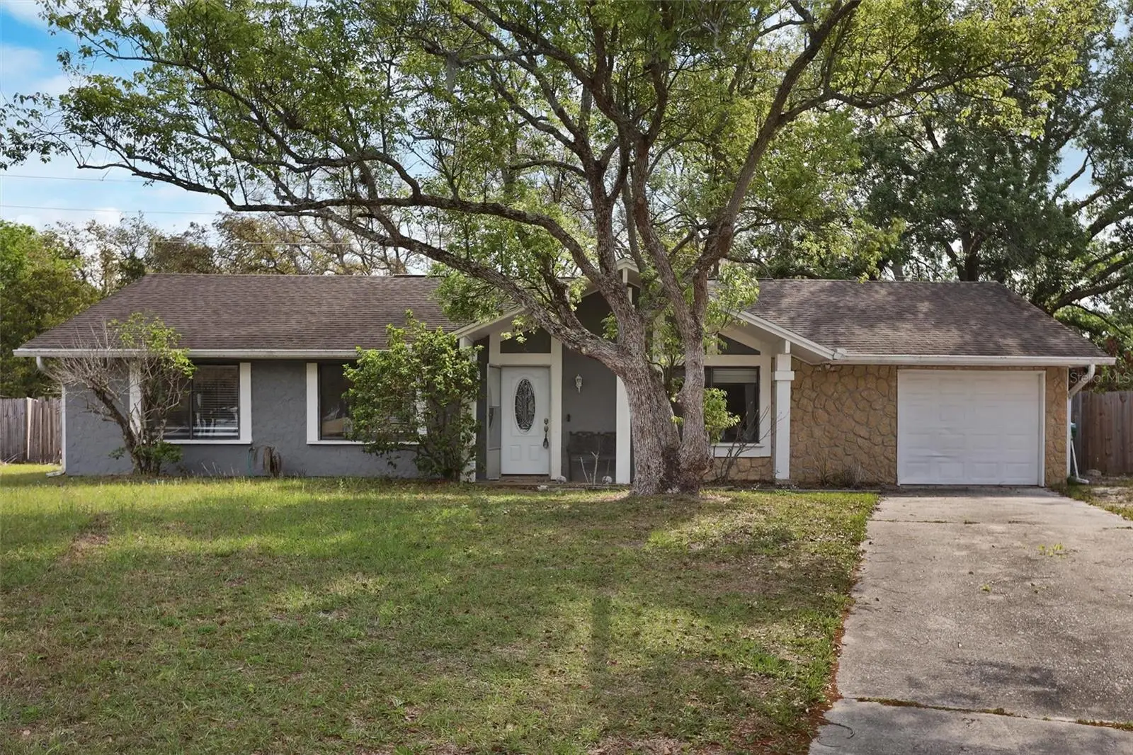 700 Sunbury Drive, FL