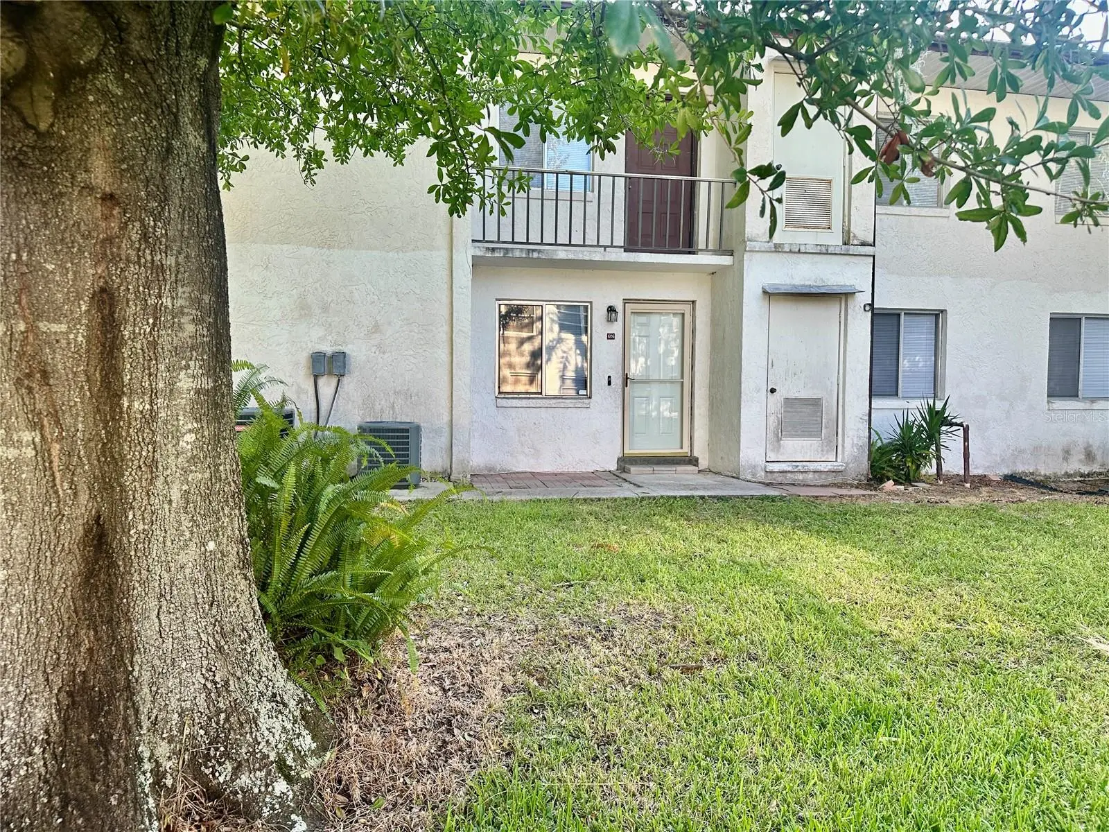 606 Pavare Court, FL