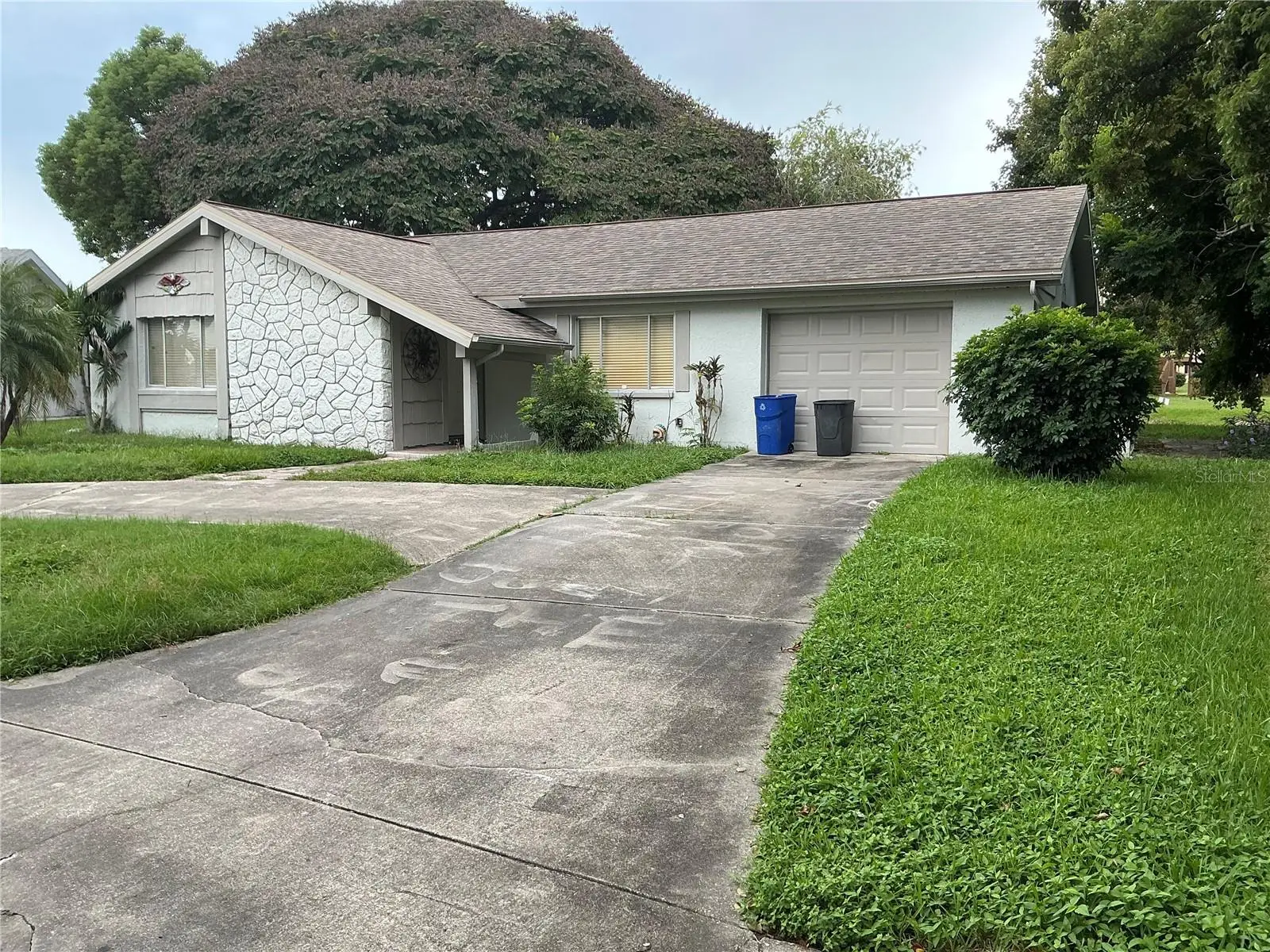 3900 Edgemont Drive, FL