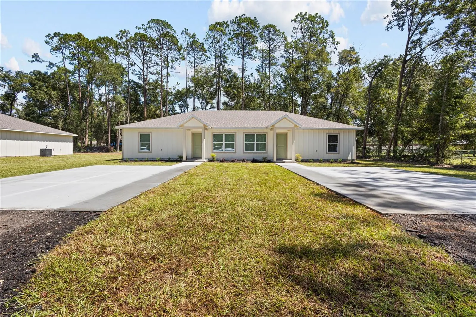 105 & 107 8th Street, FL