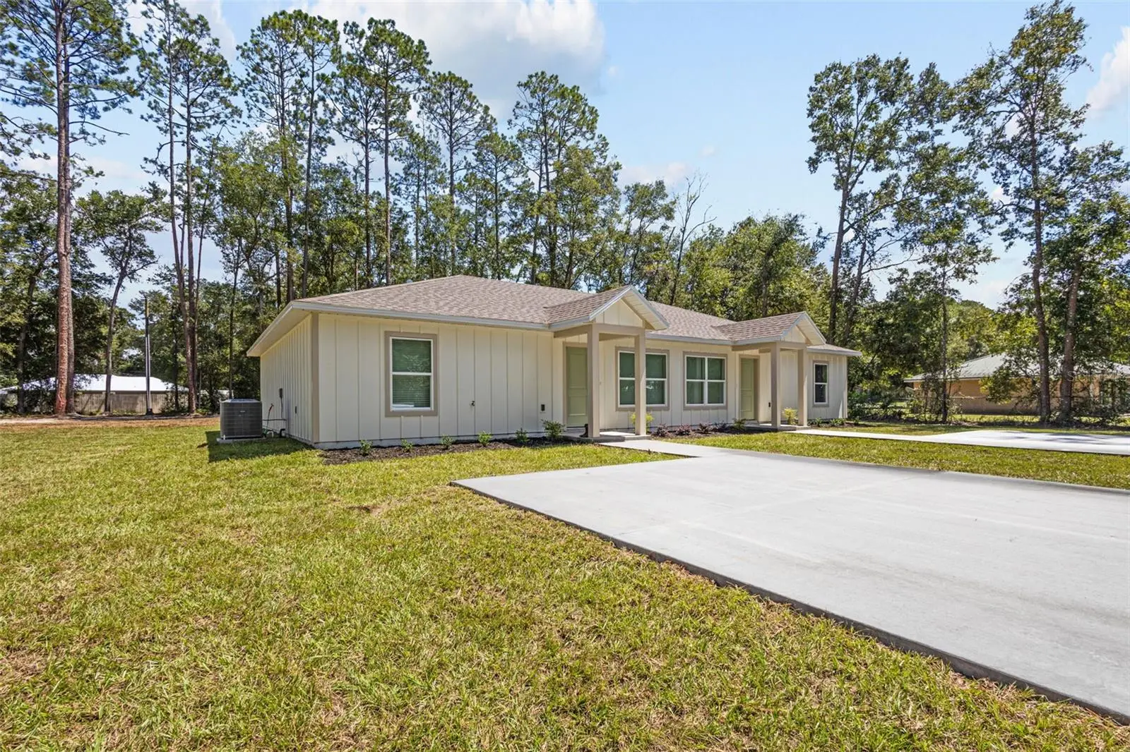 105 & 107 8th Street, FL