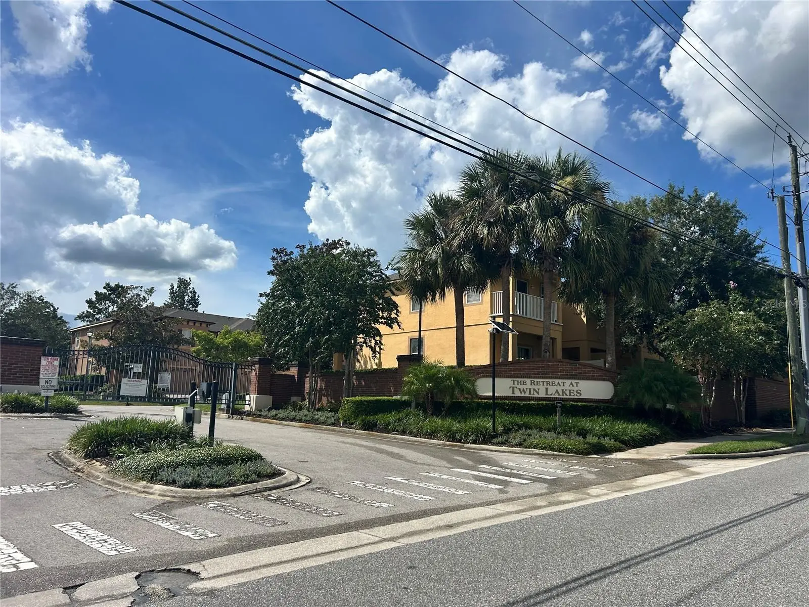 2051 Retreat View Circle, FL