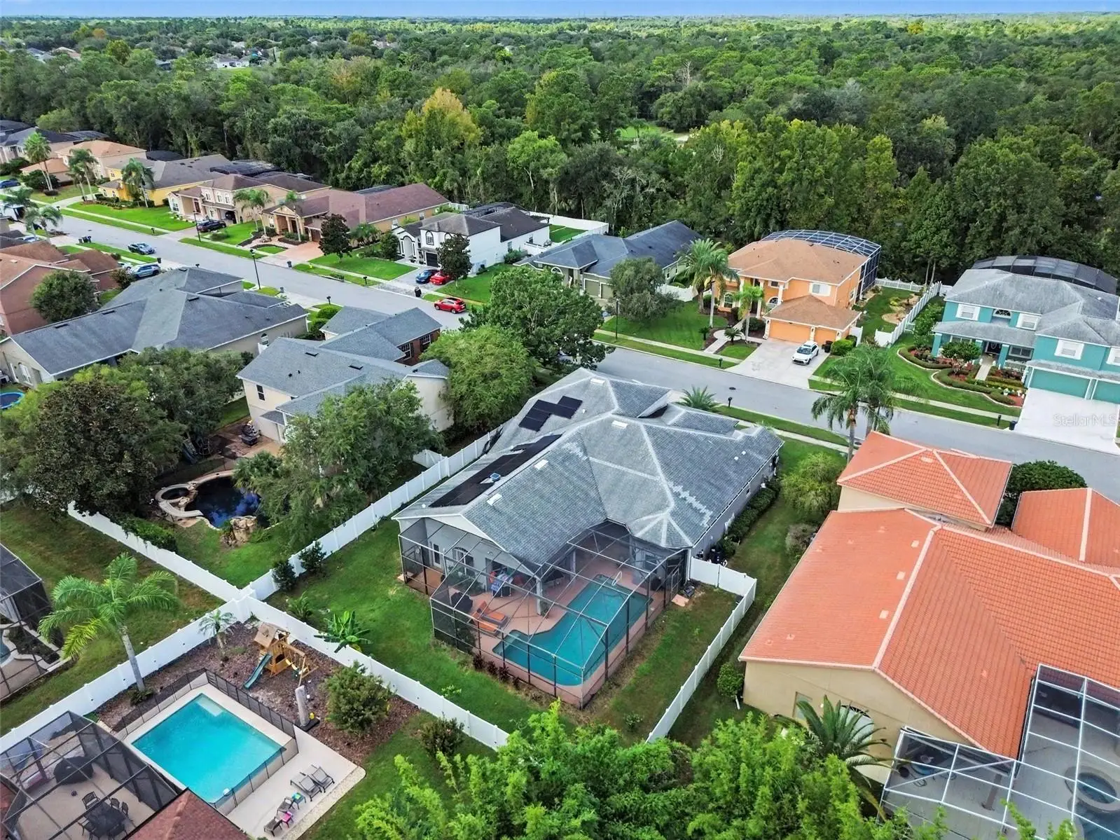 1325 Tall Maple Loop, FL