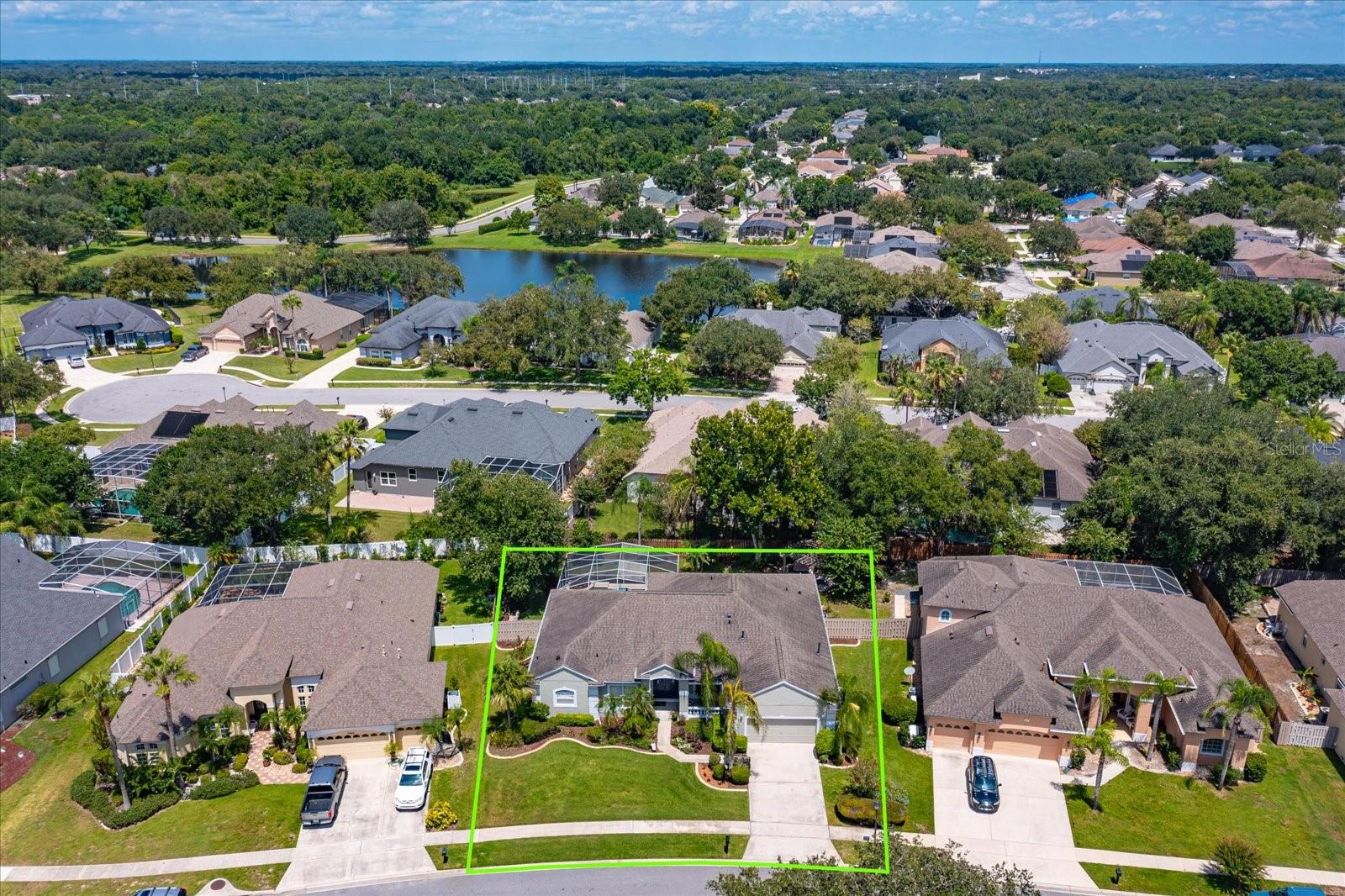 2898 Oak Bluff Way, FL